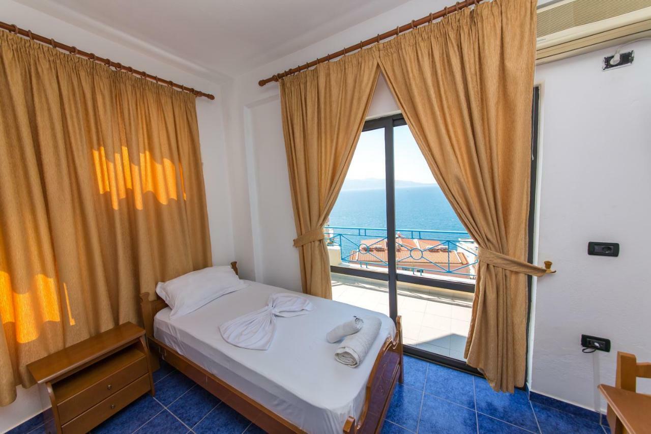 Blue Heaven Hotel Sarandë Exterior foto